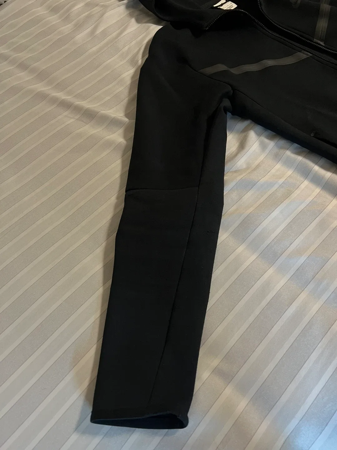 Nike Tech Fleece - black image indicator(7)