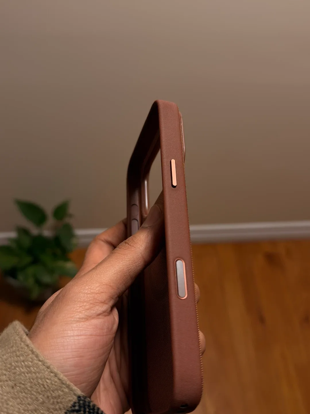 TechWoven iPhone 17 Pro Case - Terracotta image indicator(2)