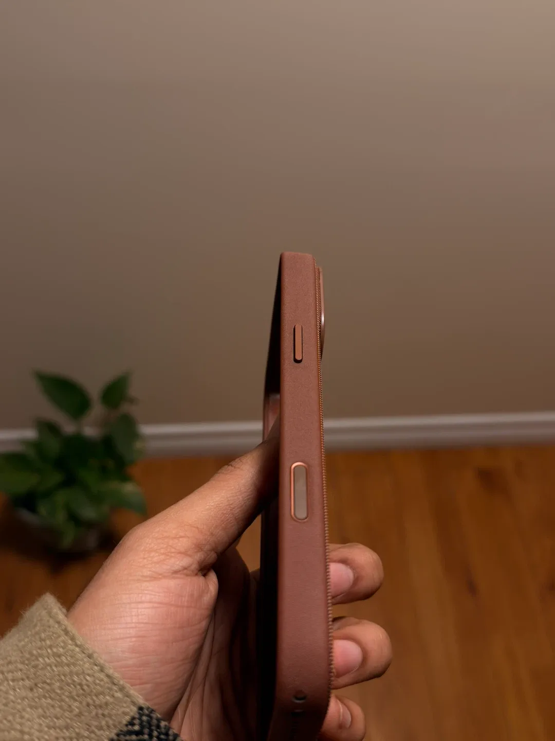 TechWoven iPhone 17 Pro Case - Terracotta image indicator(3)