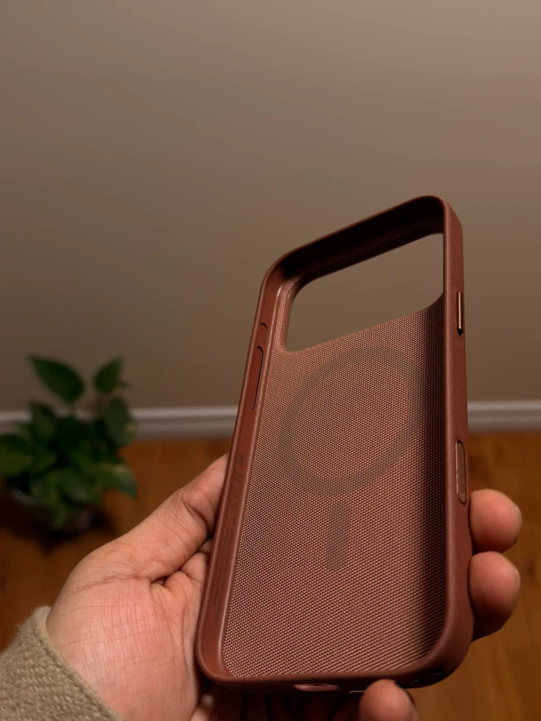 TechWoven iPhone 17 Pro Case - Terracotta image indicator(4)