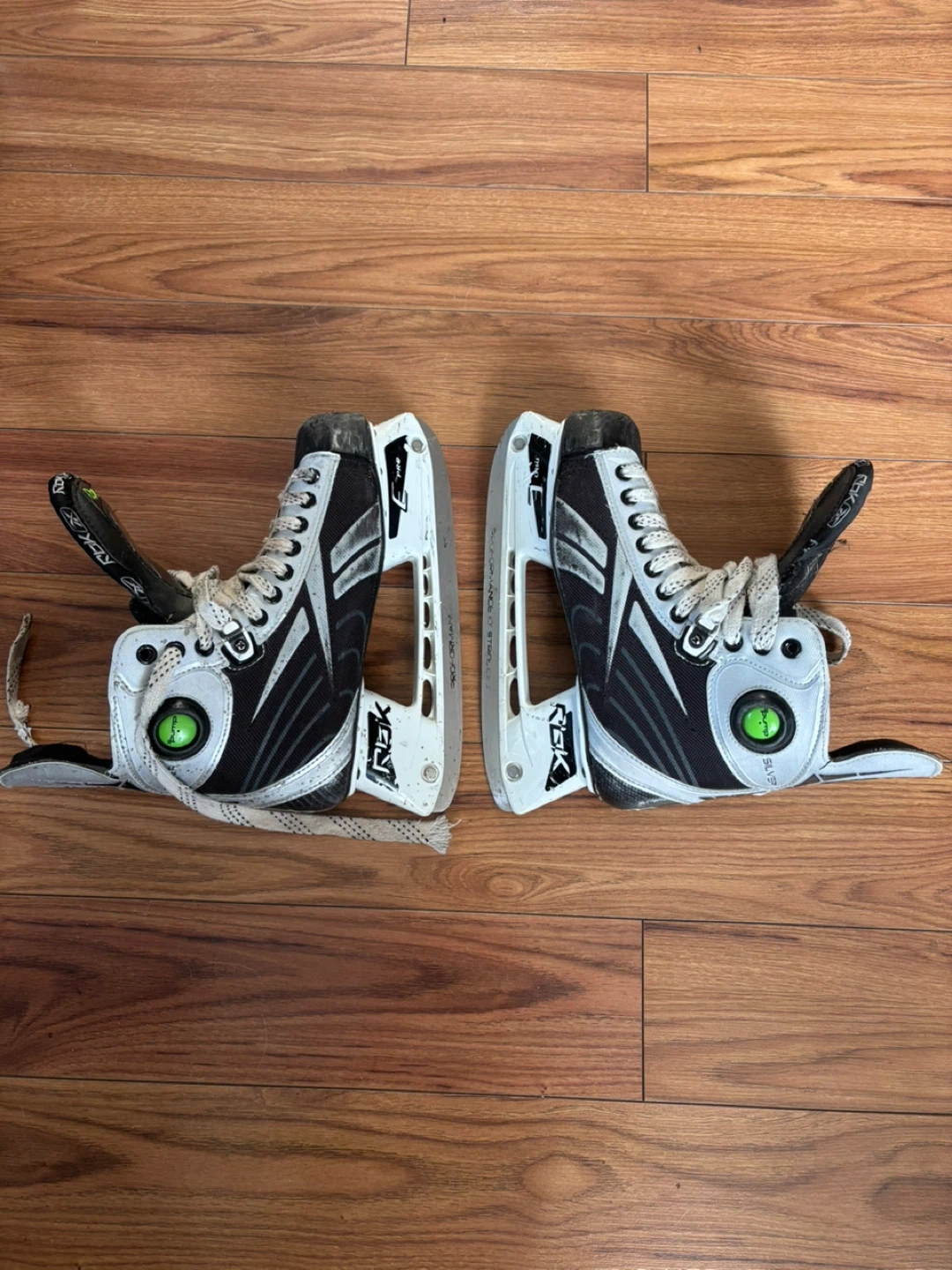 Reebok Pump Ice Hockey Skates - Size 7.5 - photo 2