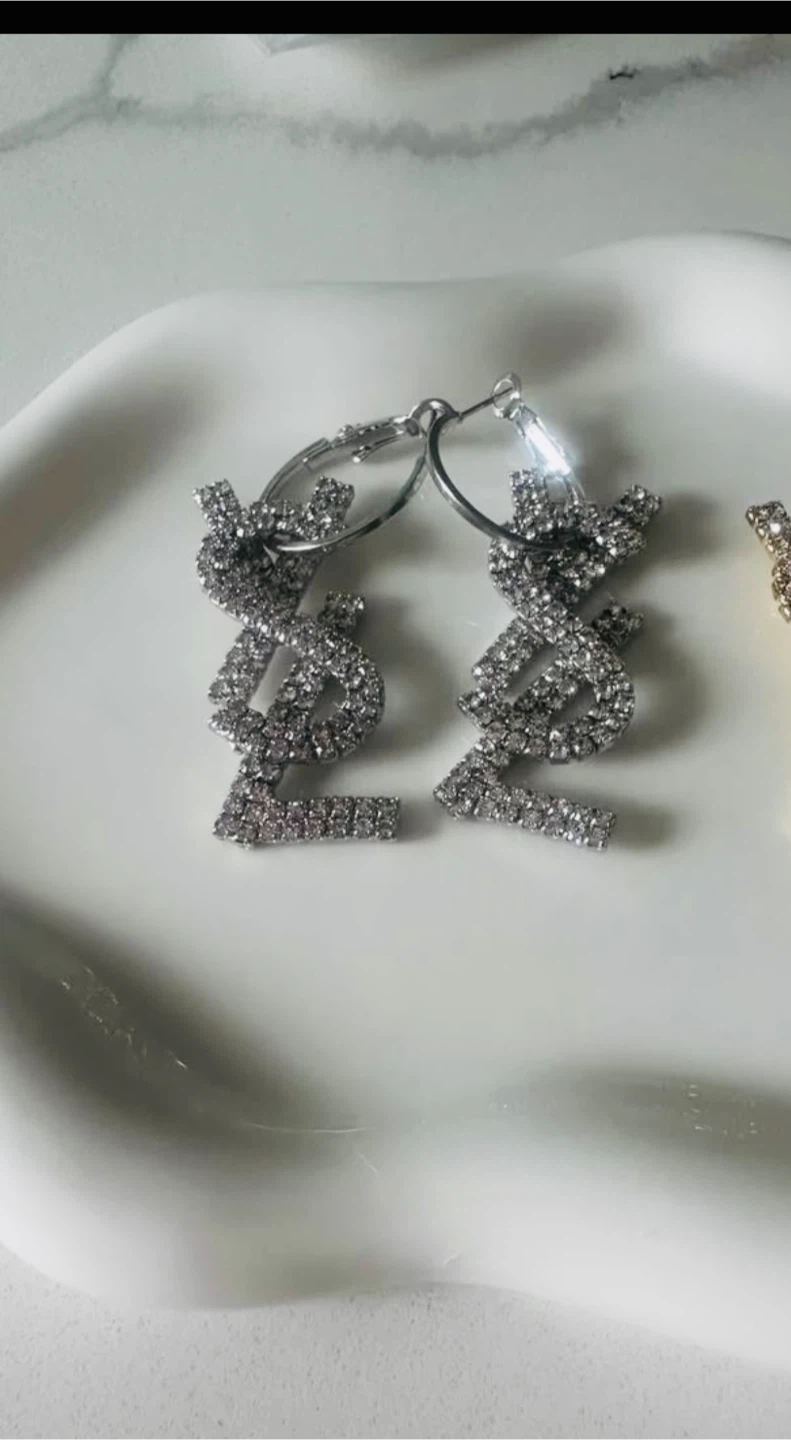 Silver Crystal Earrings(Christmas sale)🔥🎄💃🏻only for December