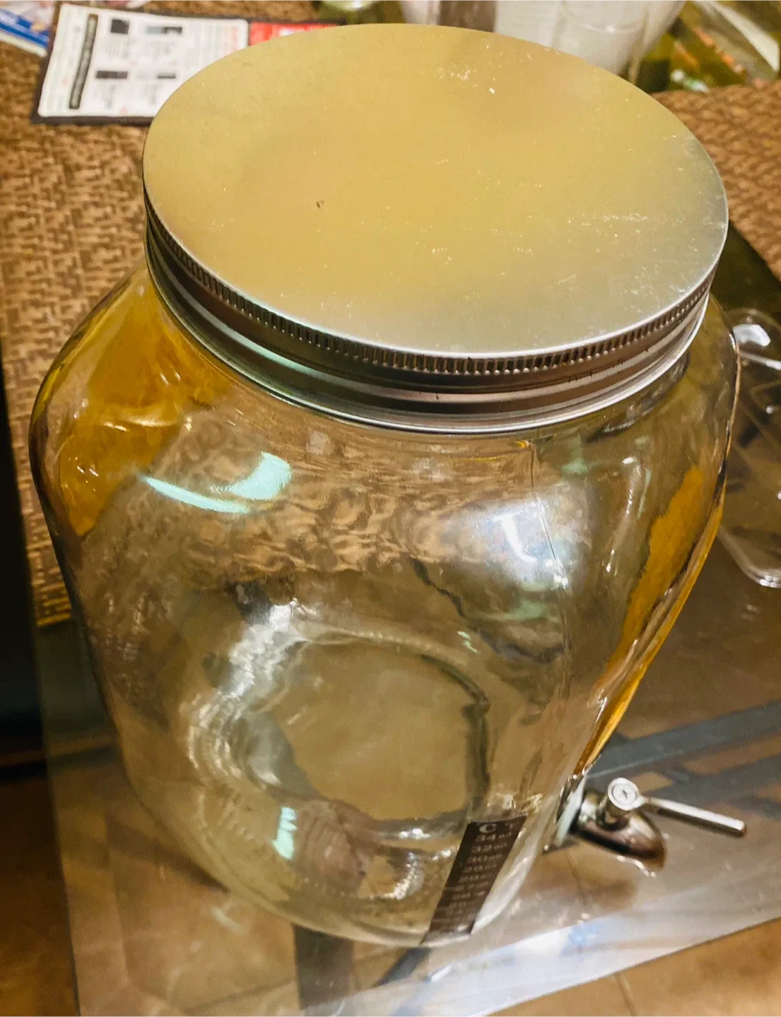 Yorkshire 2-Gallon Glass Beverage Dispenser image indicator(5)