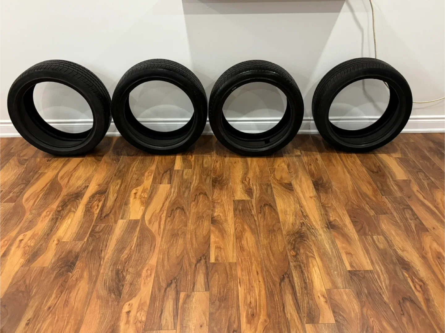 Hankook 235/40R18 all season Tires - Set of 4 image indicator(5)