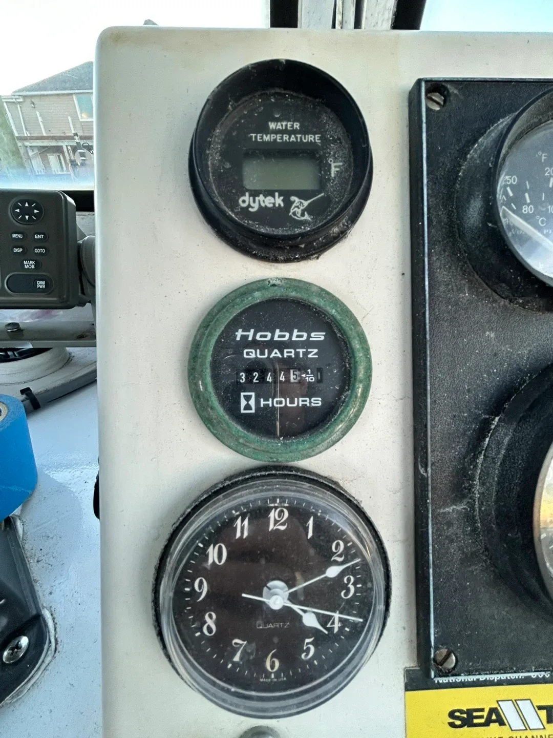 1983/25’/BHM/Only 3200 Hours/1991 Volvo 4 Cyl Diesel image indicator(9)
