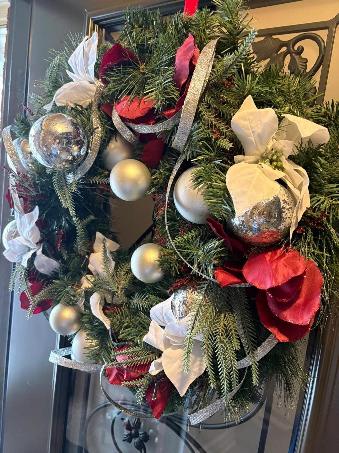 Christmas Wreath - Holiday Decoration image indicator(3)