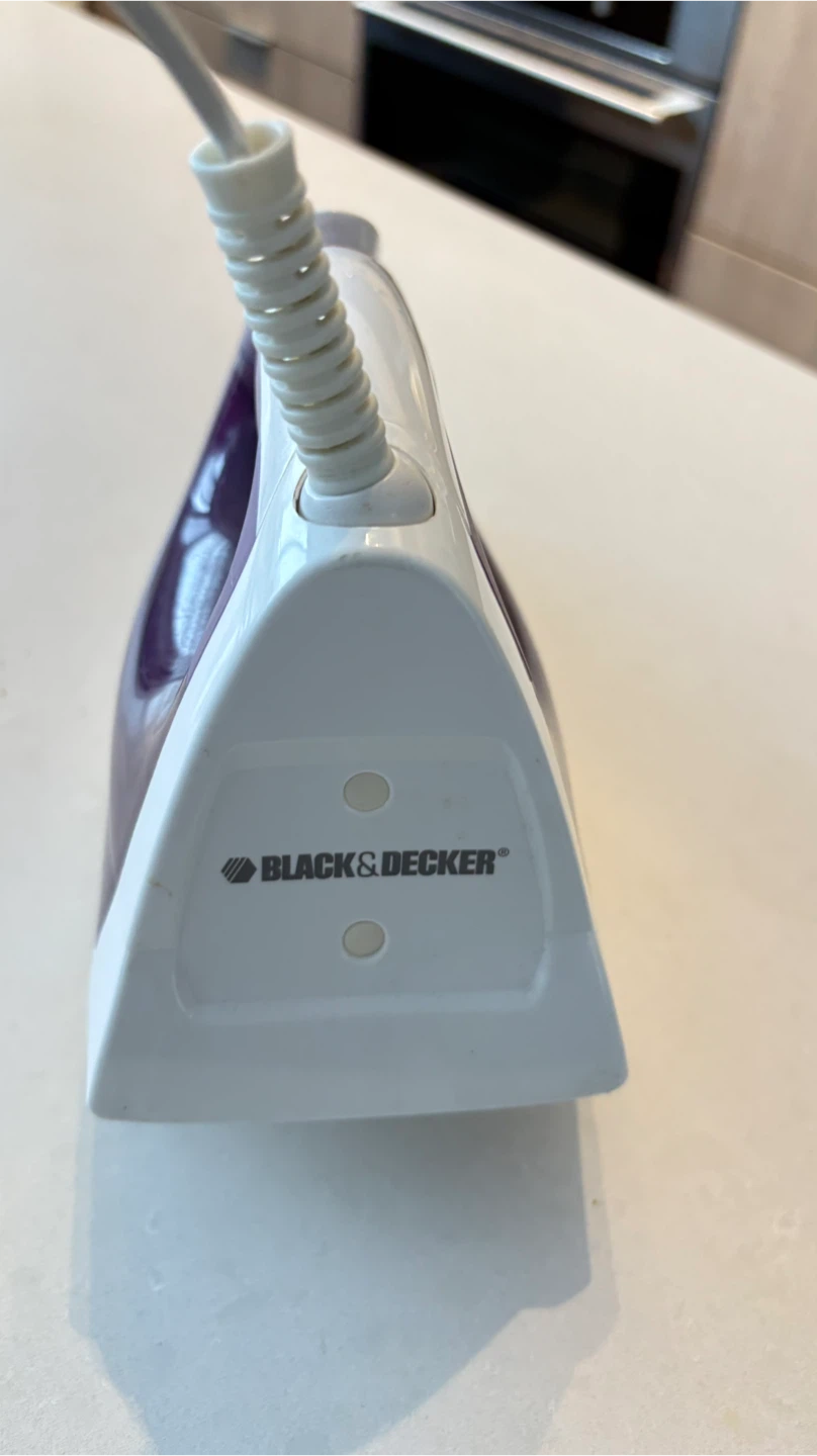 Black & Decker Iron - Purple & White - photo 3