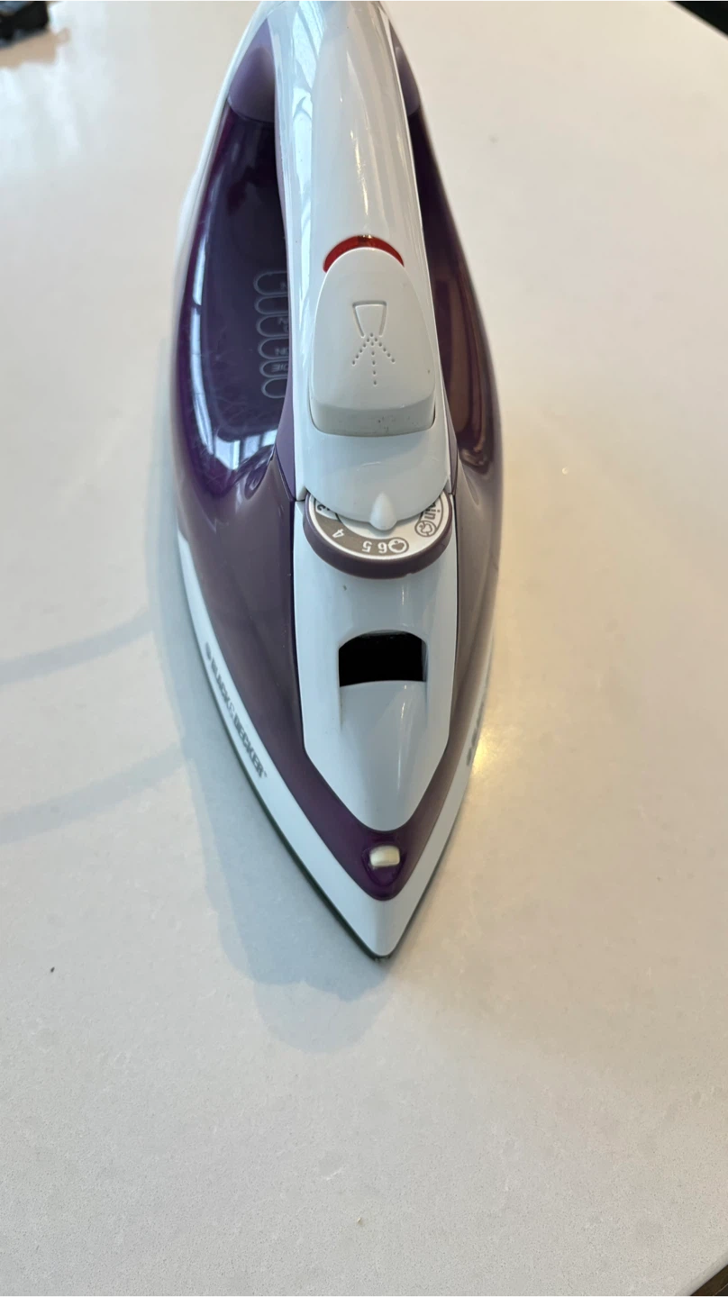 Black & Decker Iron - Purple & White - photo 5
