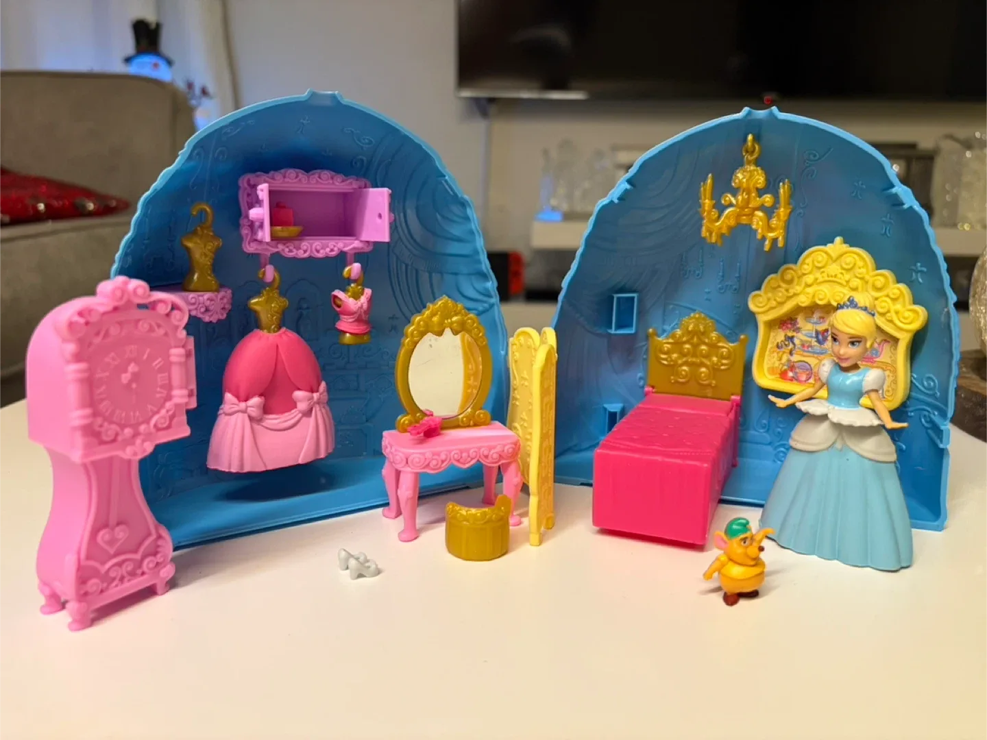 Disney Princess Cinderella Transforming Dollhouse