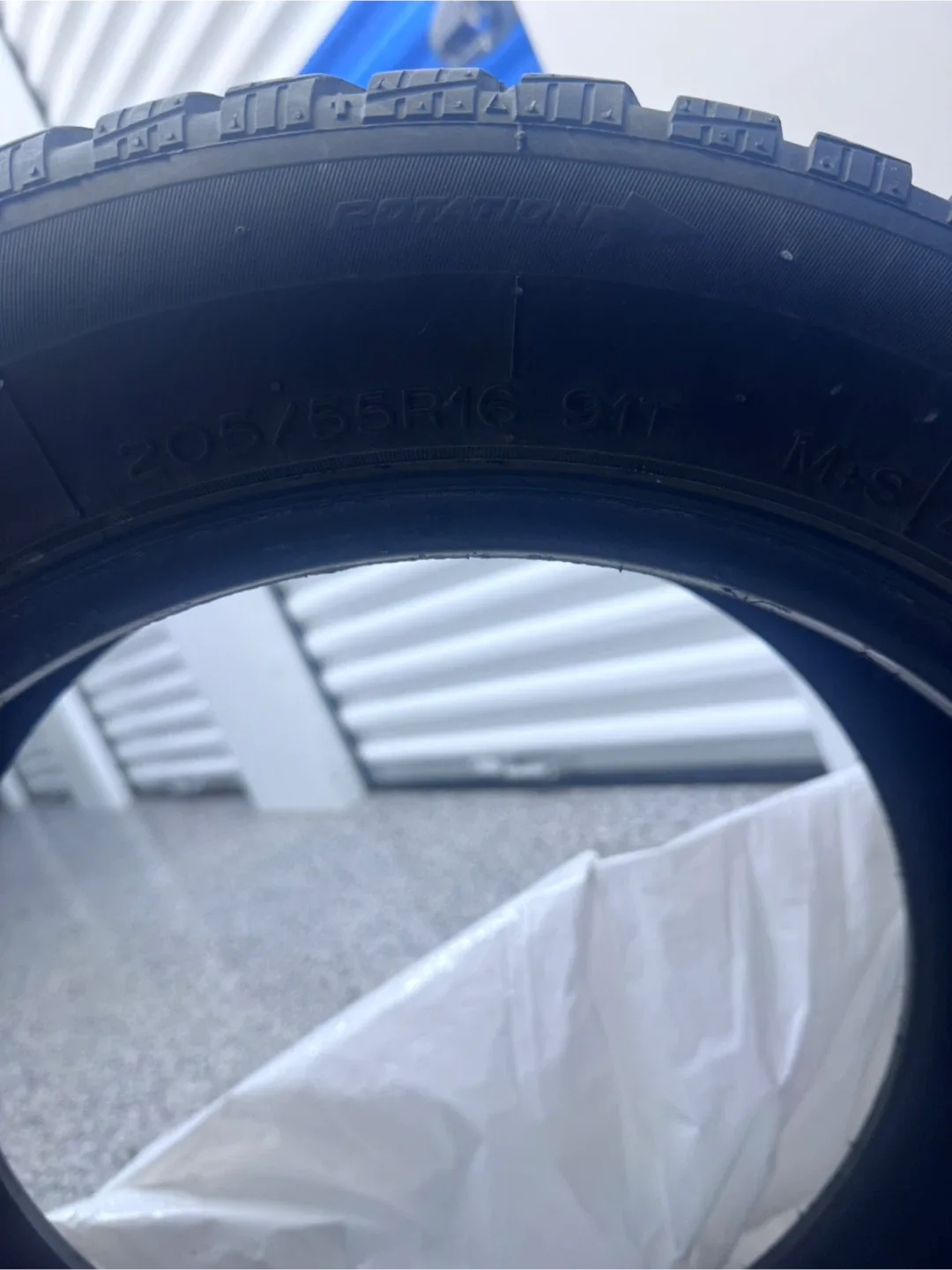 Tiger Paw Ice & Snow 3 205/55R16 Tire image indicator(2)