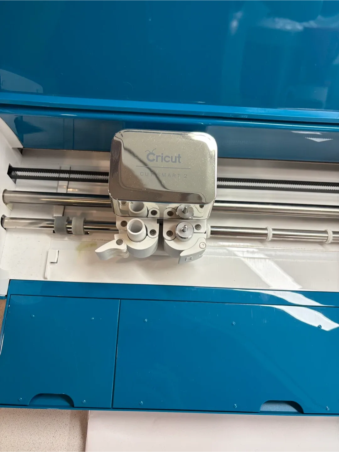 Cricut Explore Air 2 Crafting Machine image indicator(2)