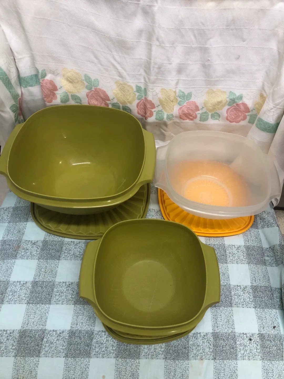 Tupperware Servalier Bowls Set image indicator(2)