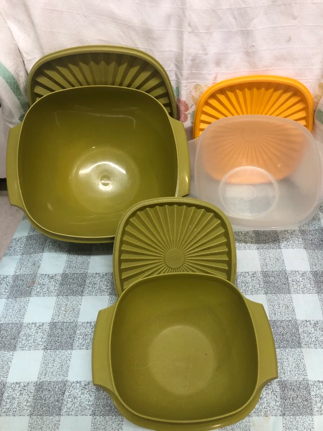 Tupperware Servalier Bowls Set image indicator(3)