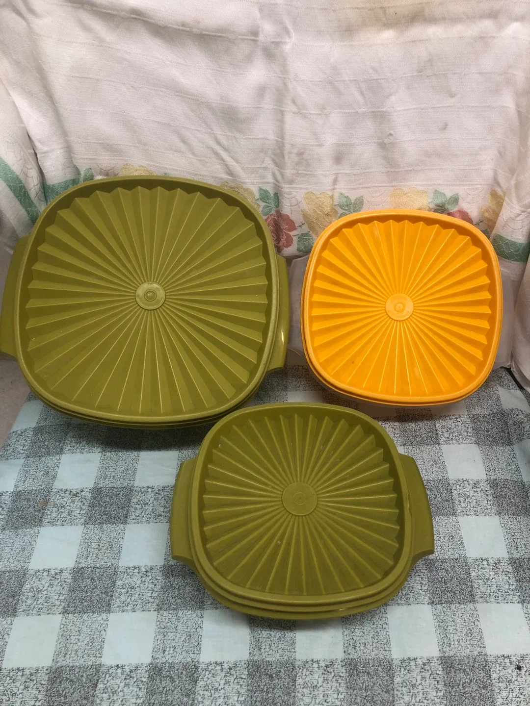 Tupperware Servalier Bowls Set