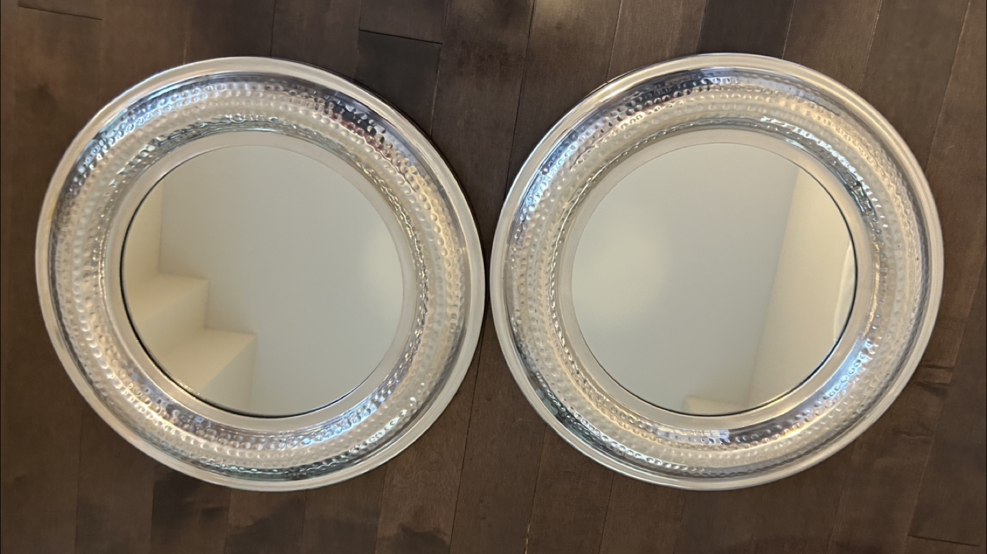 Set of 2 Decorative/Accent Mirrors.   Immaculate - photo 3