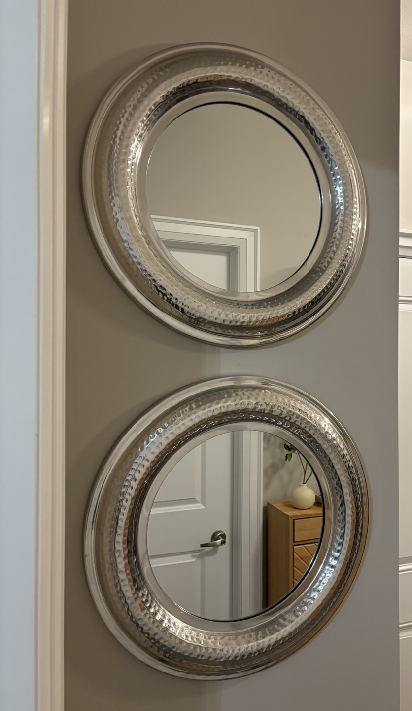 Set of 2 Decorative/Accent Mirrors.   Immaculate - photo 5