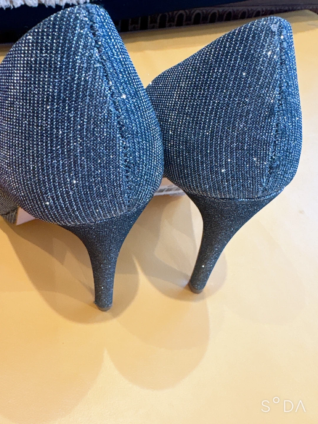 Le Chateau Pewter Heels - Size 7 - photo 2