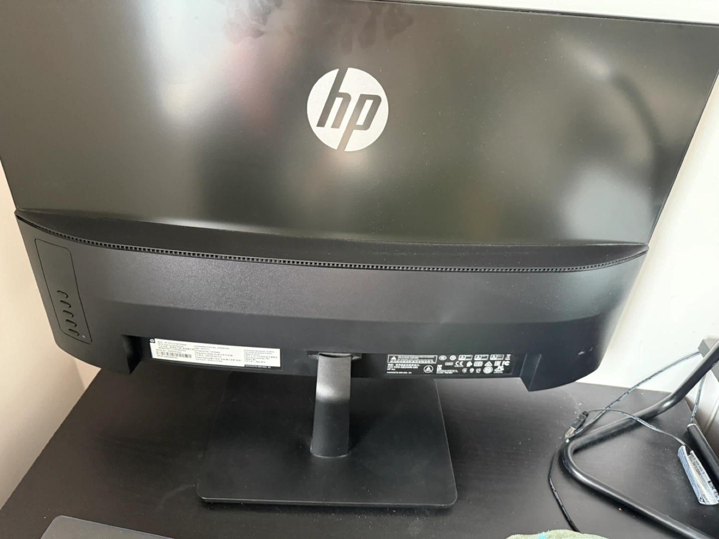 HP 27" Curved Monitor - Like New! - photo 2
