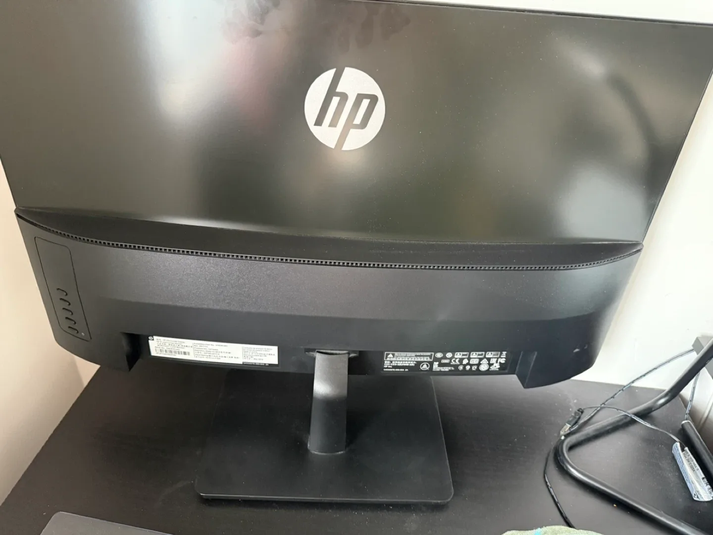 HP 27" Curved Monitor - Like New! image indicator(2)