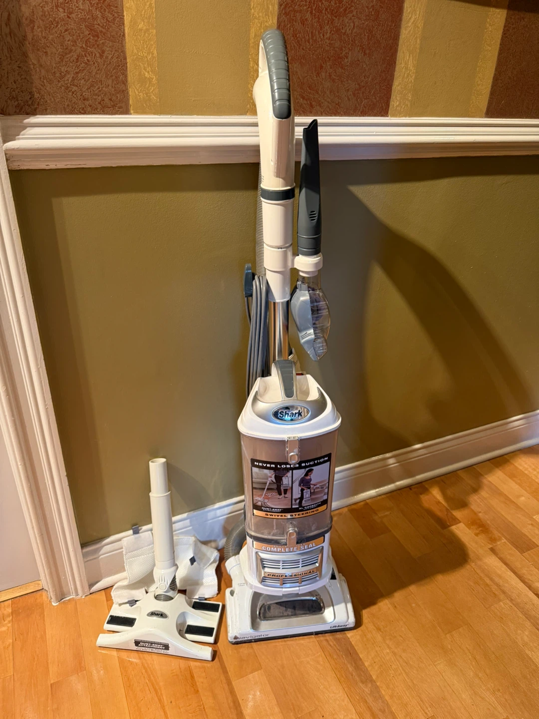 #Cleaout. Shark Navigator Lift-Away Professional Vacuum NV370