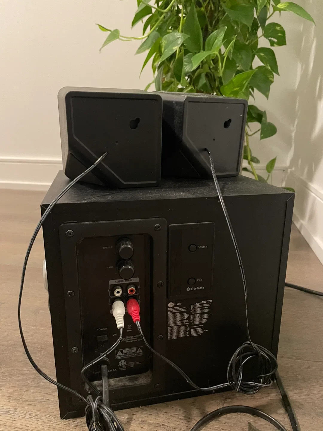 In studio Speakers image indicator(2)