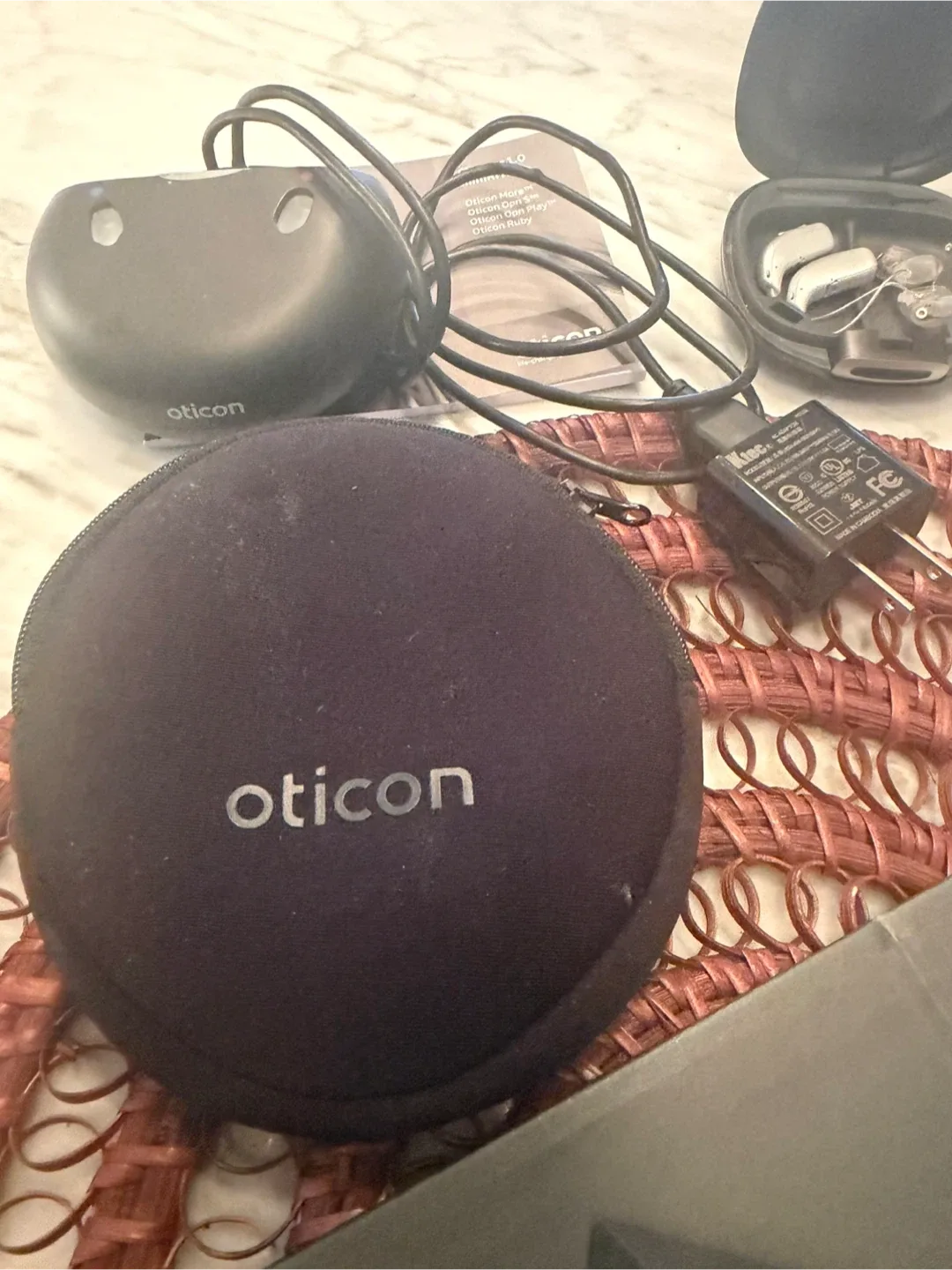 Oticon rechargeable hearing aid. EUC image indicator(6)