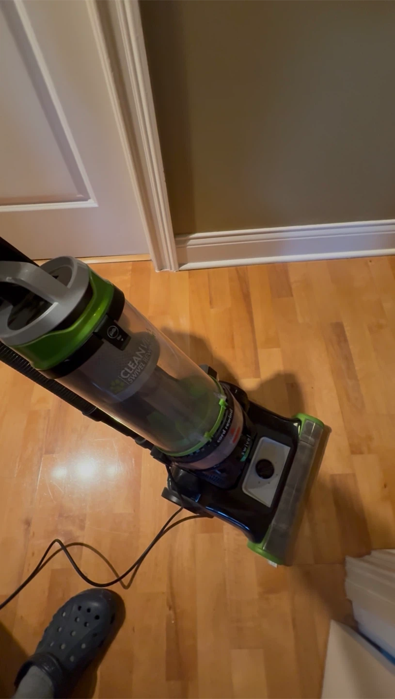 #Cleaout. Bissell CleanView Swivel Rewind Pet Reach Vacuum - photo 5