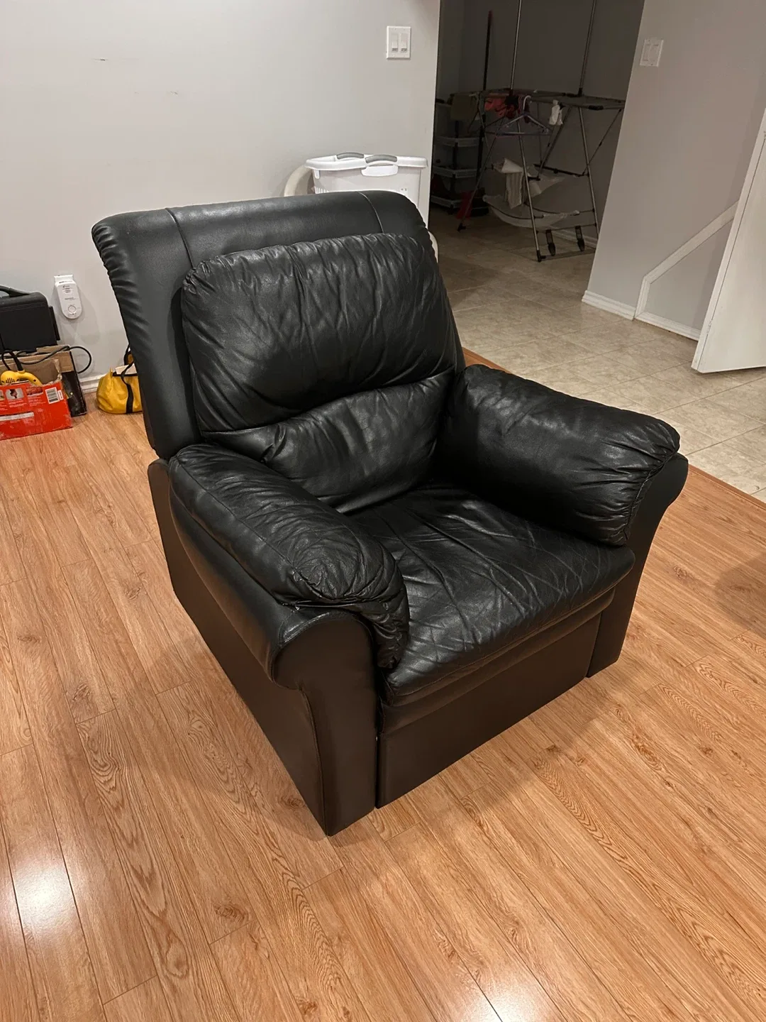Black Leather Reclining Loveseat image indicator(7)
