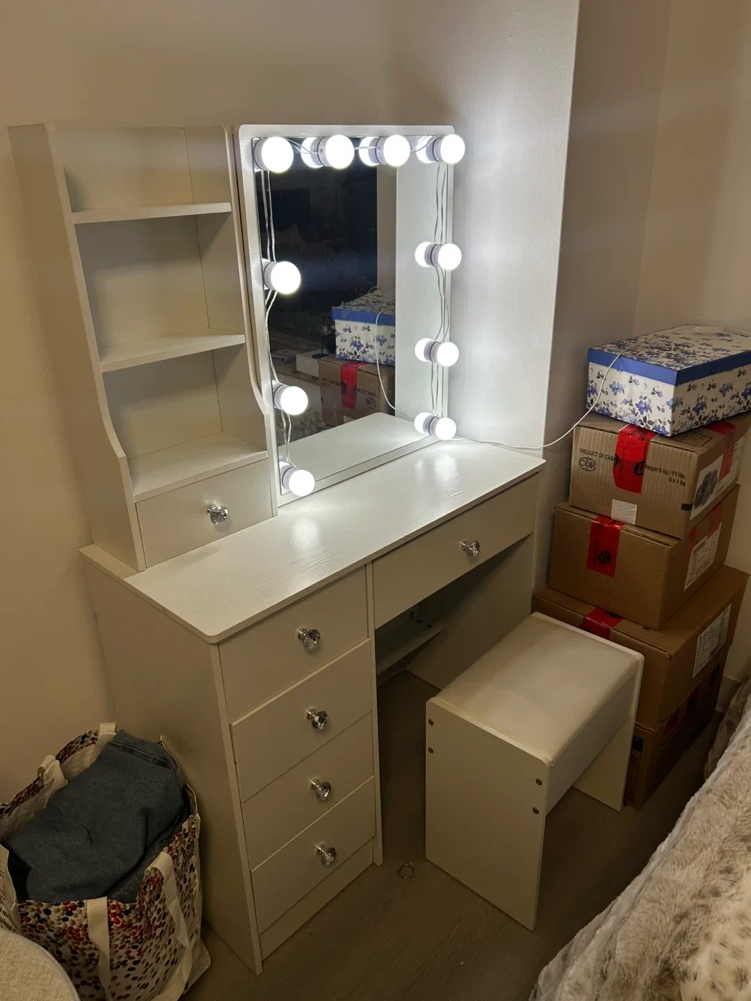 Vanity Makeup Table with Lighted Mirror & Stool - White image indicator(6)