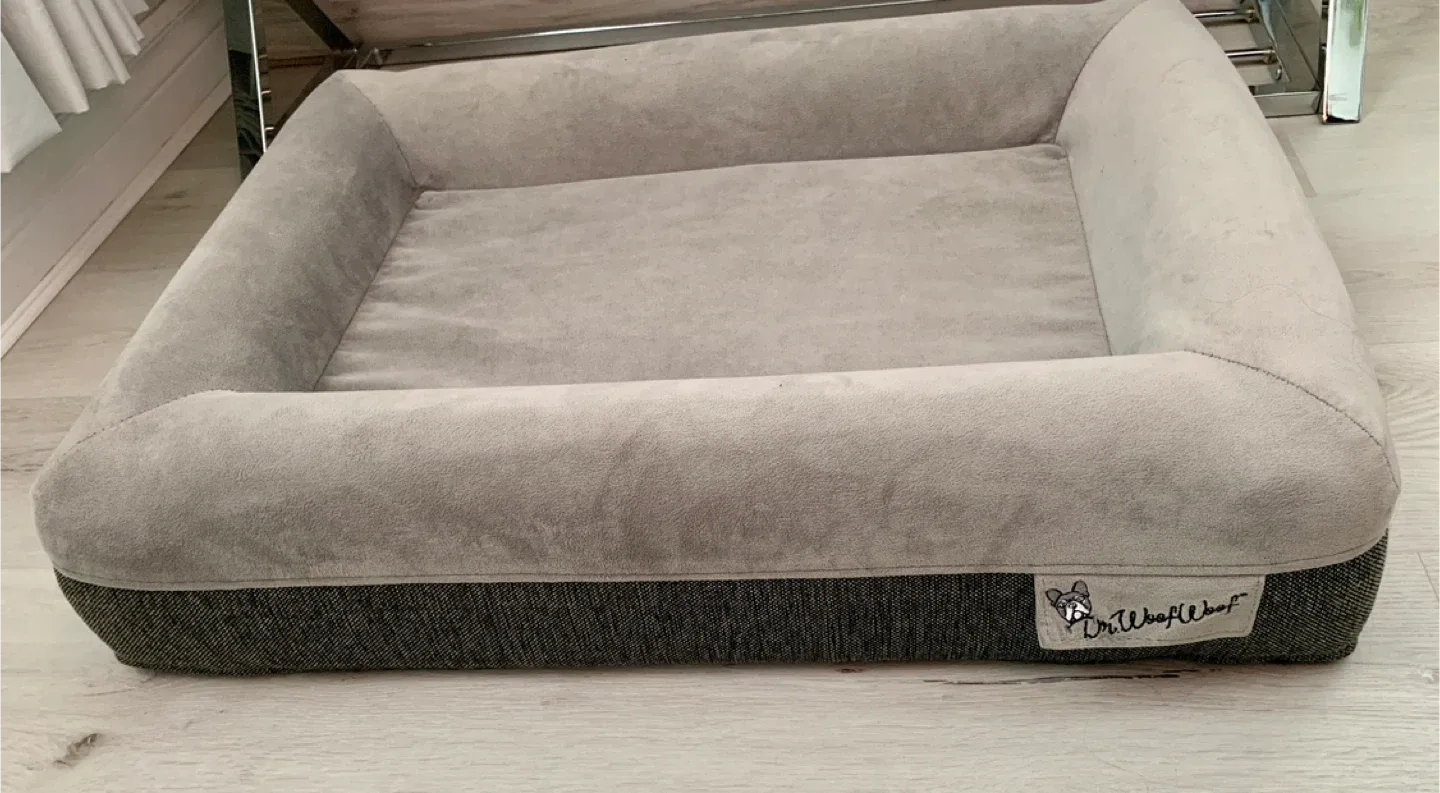 Dr. Woof Woof Dog Bed – 26" x 19" x 6" – NEW image indicator(2)