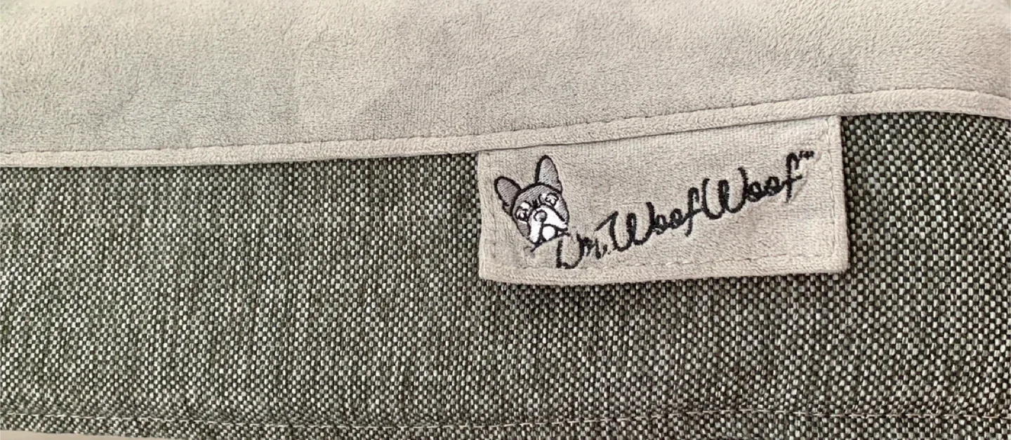 Dr. Woof Woof Dog Bed – 26" x 19" x 6" – NEW image indicator(3)