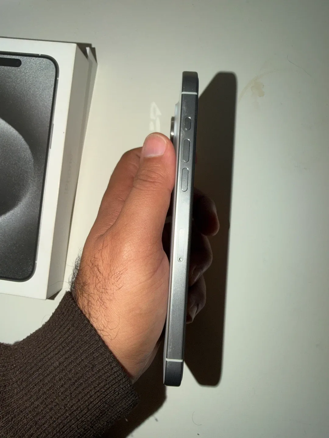 iPhone 15 Pro Max in silver! (256GB) | Battery 87% | Unlocked image indicator(3)