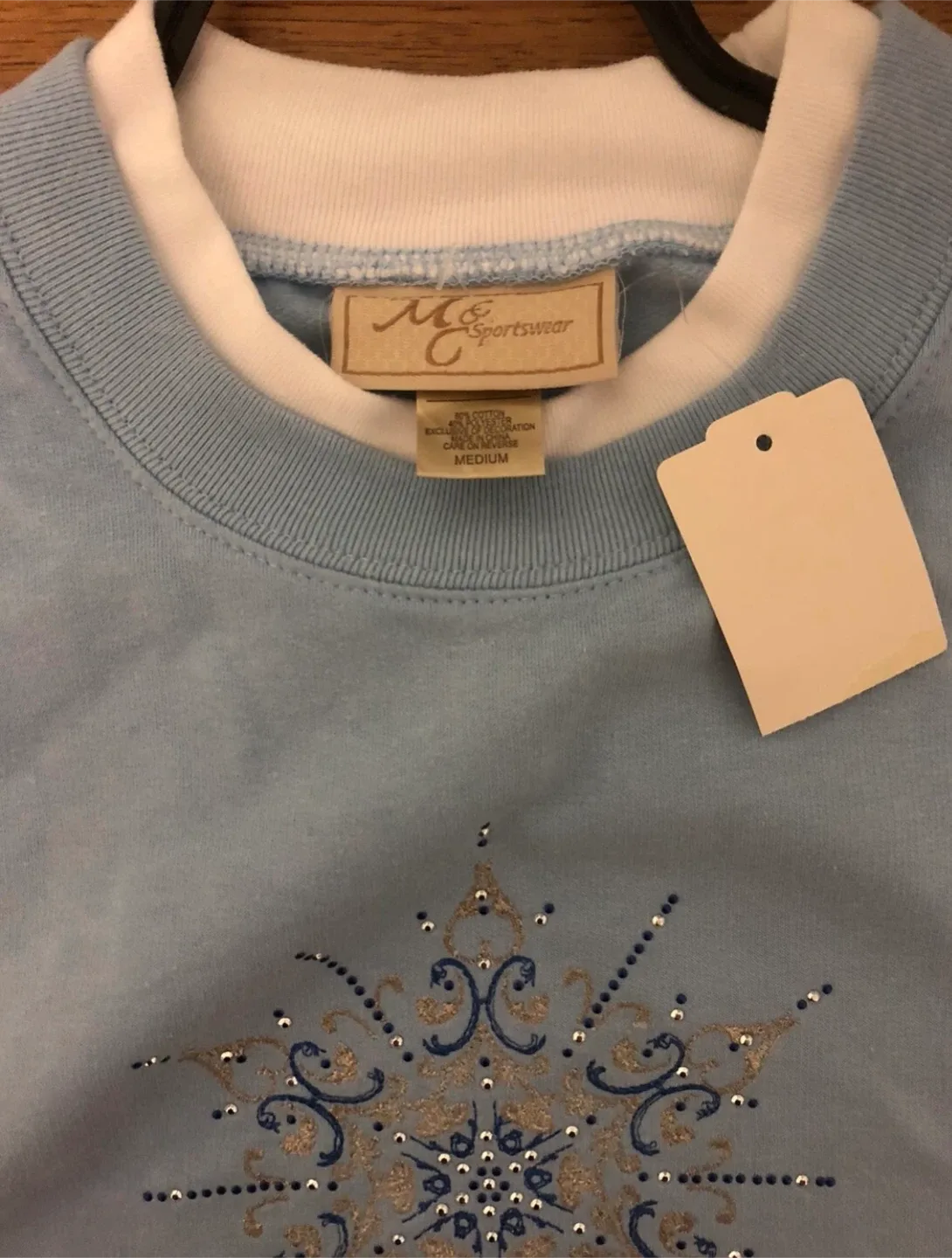 #Cleanout Blue Snowflake Sweatshirt for Christmas - Size M image indicator(2)