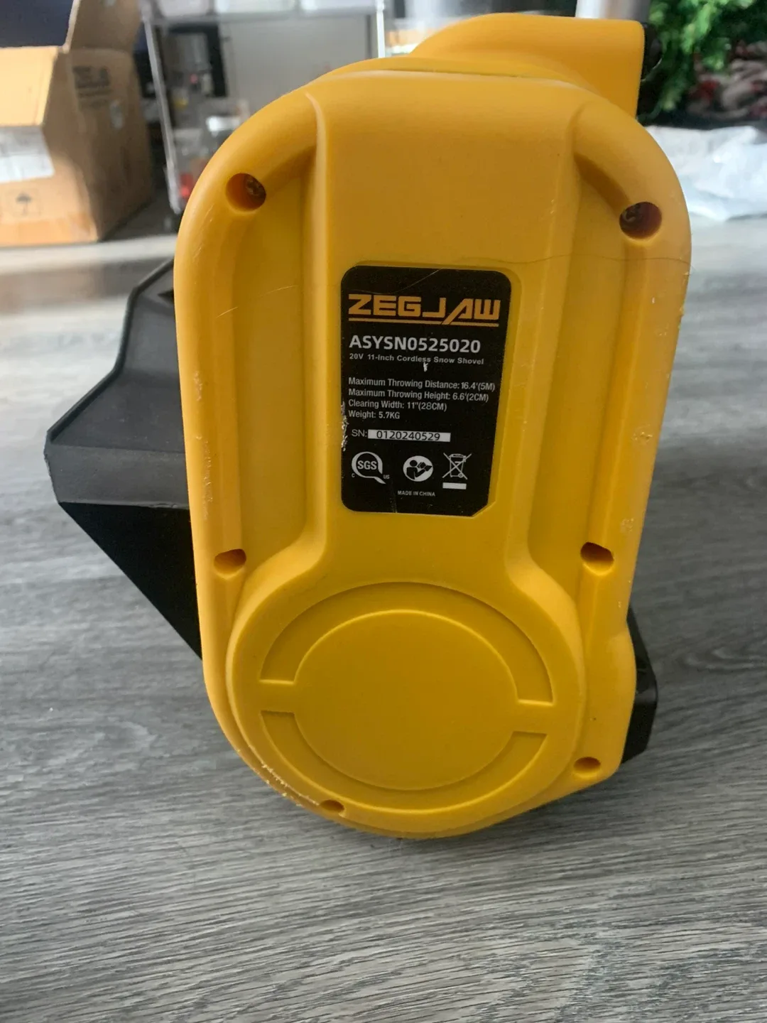 ZegJaz 20V 11-inch Cordless Snow Shovel - Like New! image indicator(5)