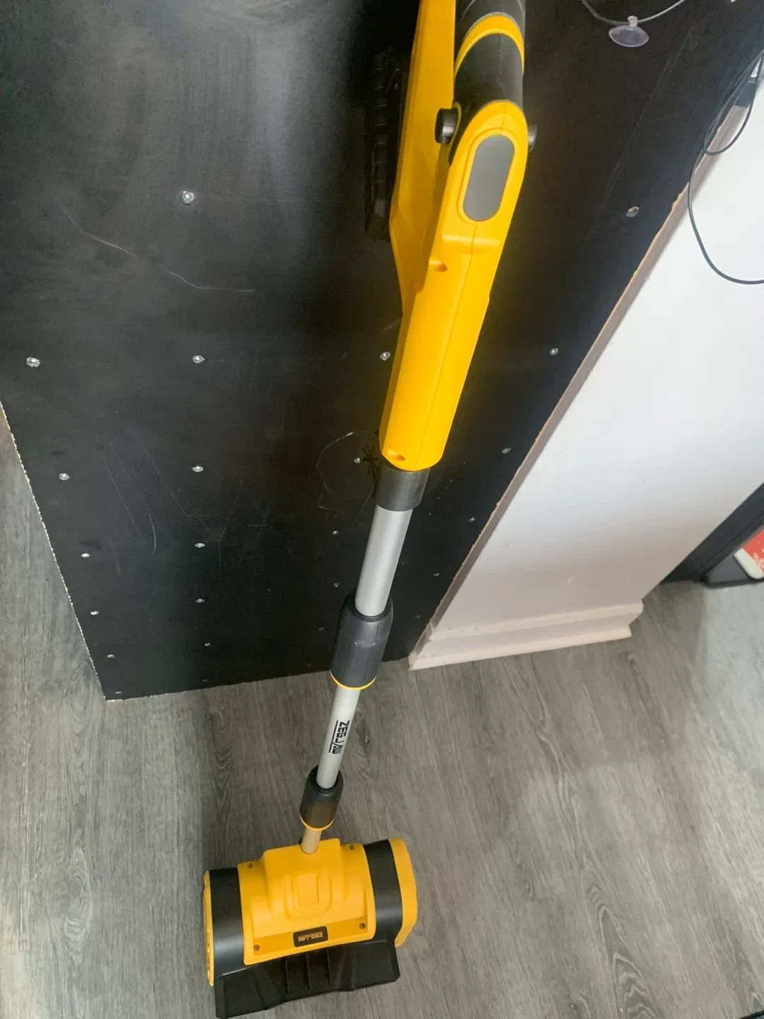 ZegJaz 20V 11-inch Cordless Snow Shovel - Like New! image indicator(4)