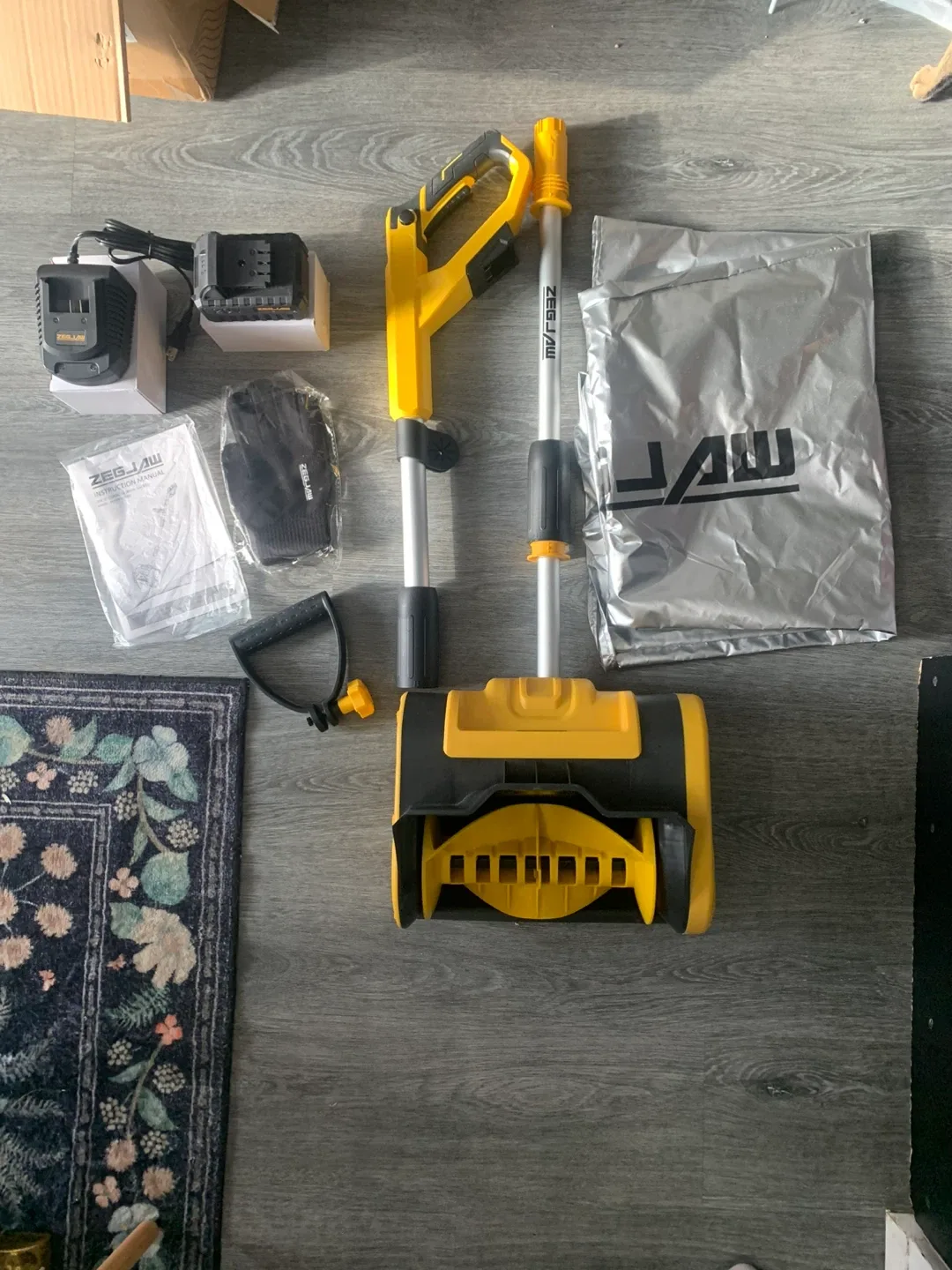 ZegJaz 20V 11-inch Cordless Snow Shovel - Like New!