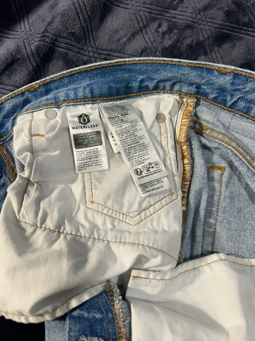 Levi's 501 Jeans, Size W30 L32 image indicator(4)