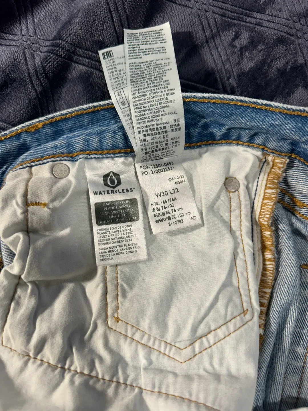 Levi's 501 Jeans, Size W30 L32 image indicator(3)