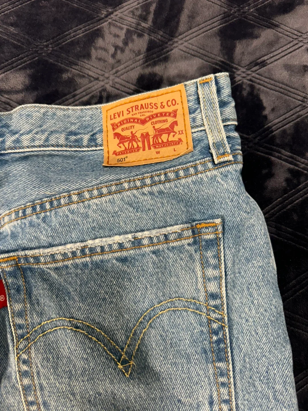 Levi's 501 Jeans, Size W30 L32 image indicator(6)