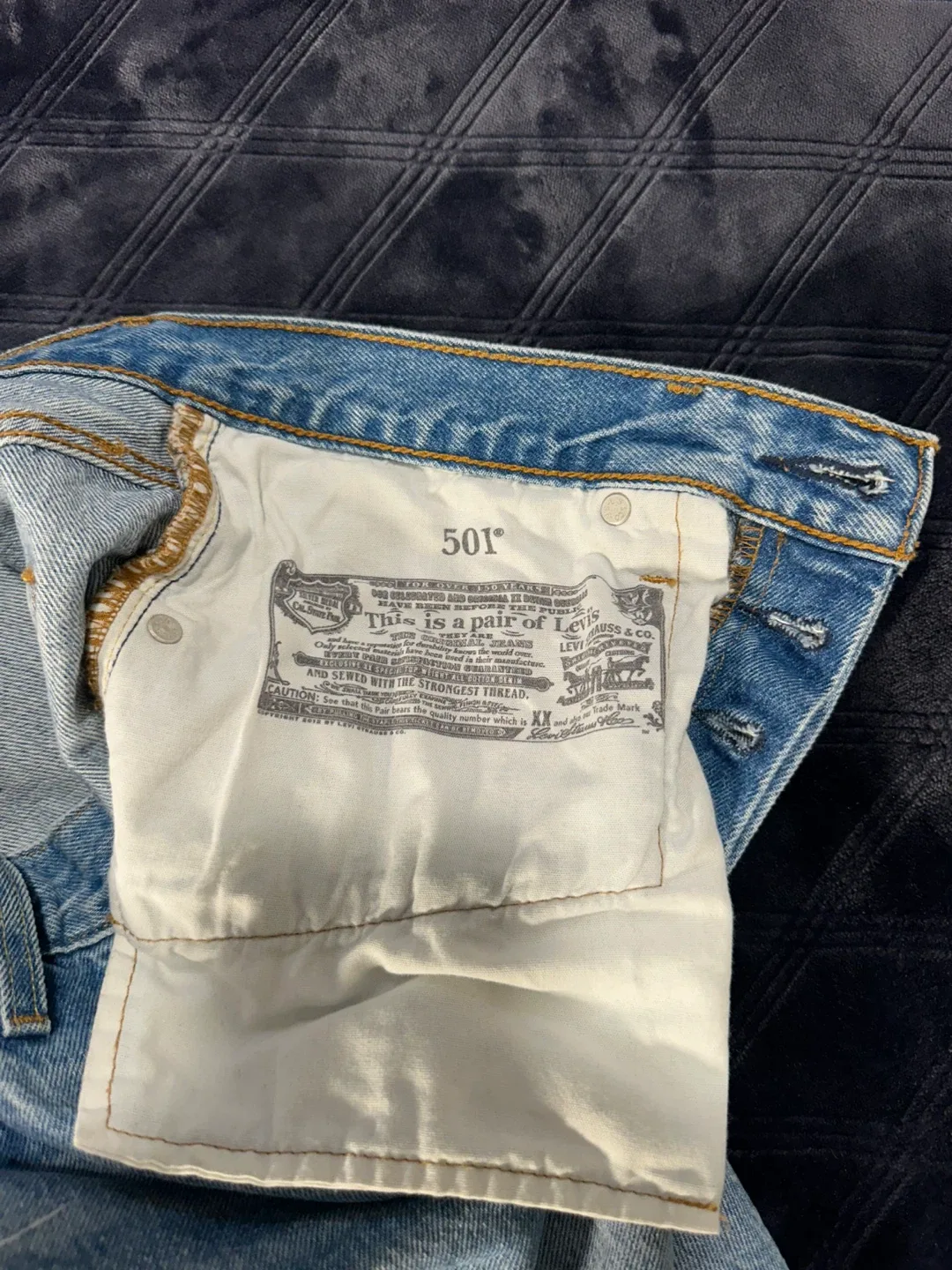 Levi's 501 Jeans, Size W30 L32 image indicator(9)