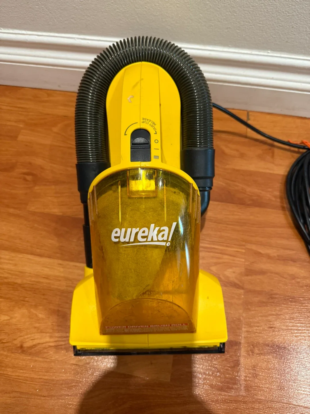 Eureka Handheld Vacuum image indicator(2)