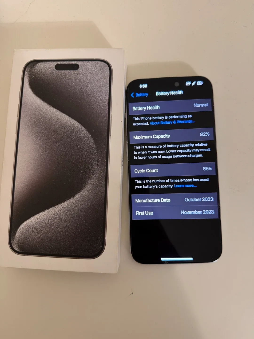 iPhone 15 Pro Max in silver (256GB) | Battery 92% | Unlocked