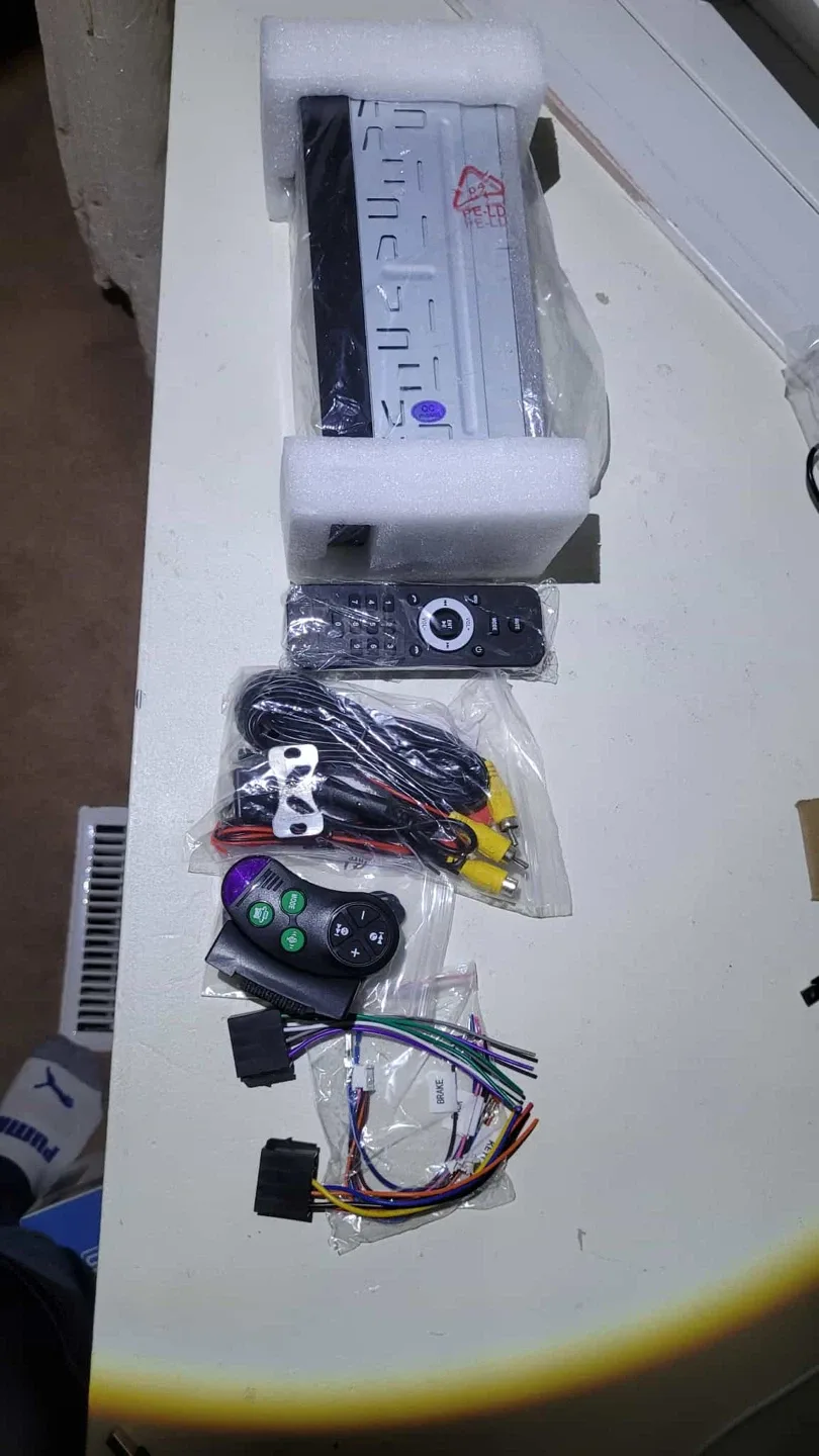 Car Stereo with Reversing Camera, 6.9" Display image indicator(8)