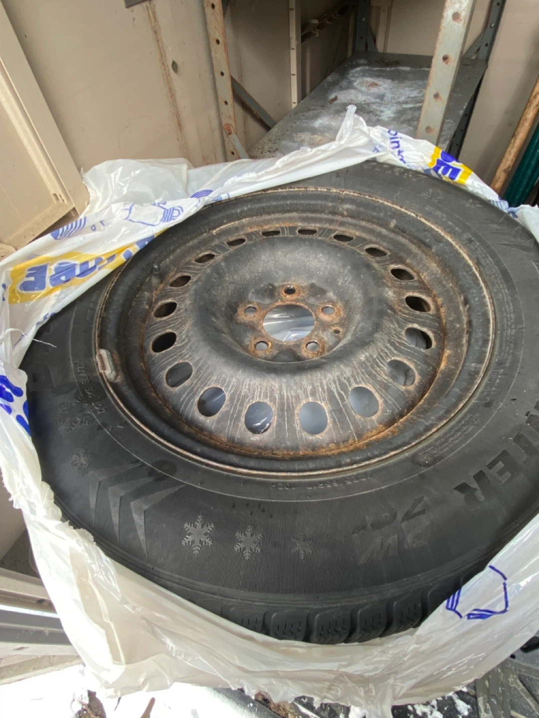 Honda CRV Winter Tire and Rims - photo 2