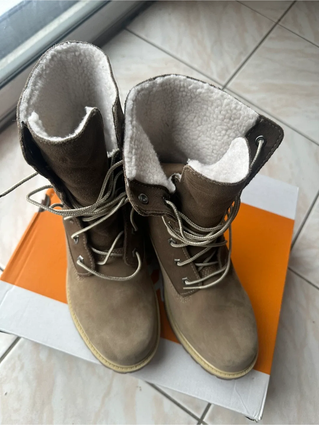 Timberland Roll Top Boots - Size 9