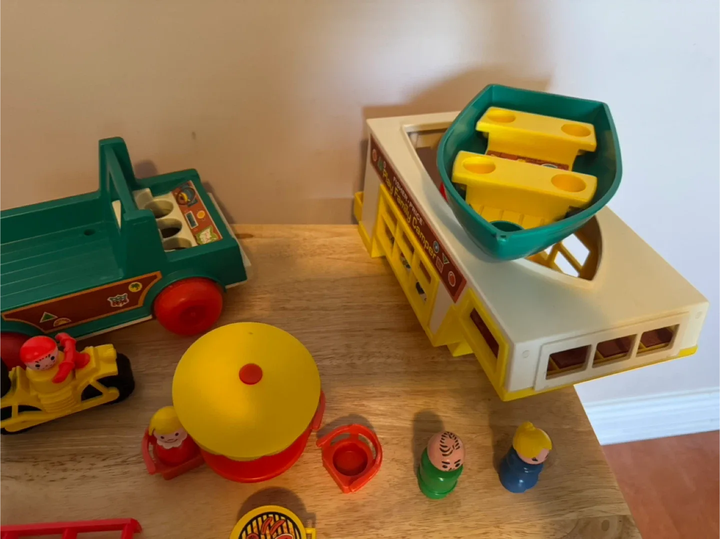 Vintage 1970’s Fisher-Price Play Family Camper image indicator(5)