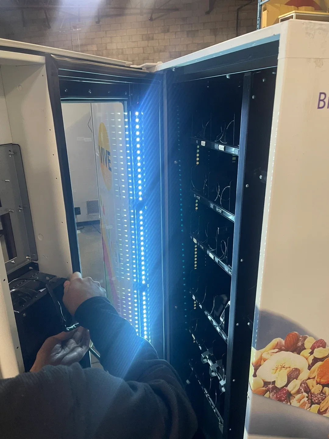 Vending Machine Sales and Repairs image indicator(7)