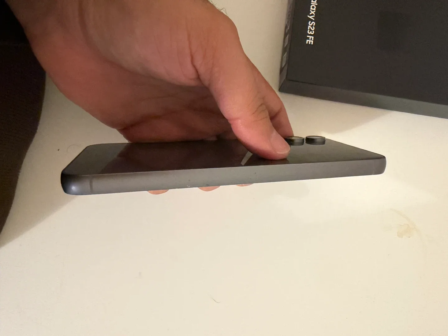 Samsung Galaxy S23 FE - Like New! image indicator(4)