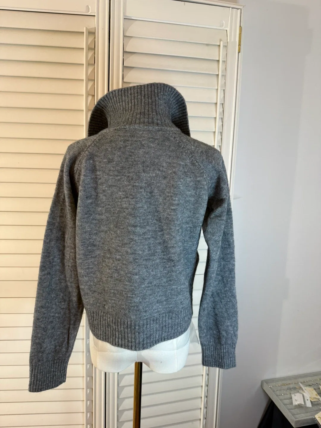 Grey Zip-Up Knit Cardigan image indicator(4)