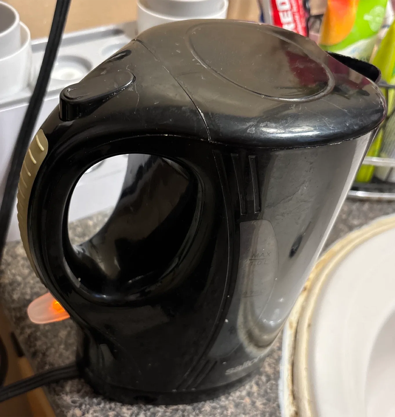 Salton Electric Kettle - Black (1 litre) image indicator(2)